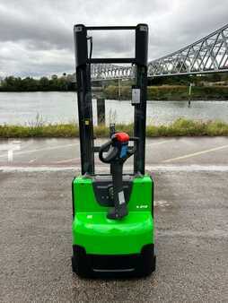 Ruční vysokozdvižný vozík 2025  Cesab S212L- (5)