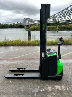 Ruční vysokozdvižný vozík 2025  Cesab S212L- (8)