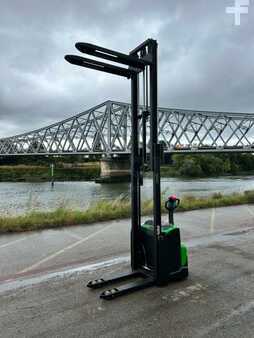 Ruční vysokozdvižný vozík 2025  Cesab S212L- (9)