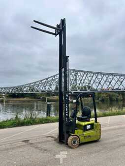 Elektro tříkolové VZV 2013  Clark GTX16 (15)