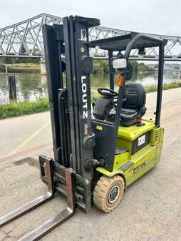 Elektro tříkolové VZV 2013  Clark GTX16 (9)