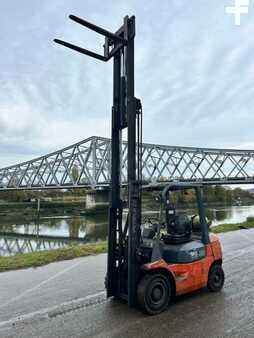 Nestekaasutrukki 2000  Toyota 42-7FGF25 (13)