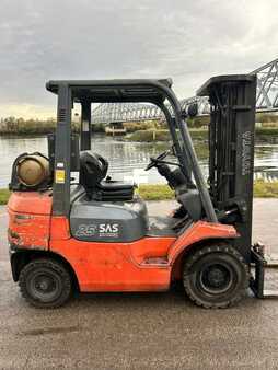 Nestekaasutrukki 2000  Toyota 42-7FGF25 (2)