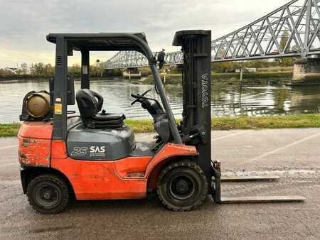 Nestekaasutrukki 2000  Toyota 42-7FGF25 (3)