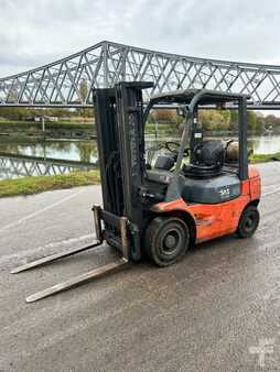 Nestekaasutrukki 2000  Toyota 42-7FGF25 (9)