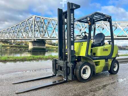 Dieseltruck 2006  Clark CMP25D (1)