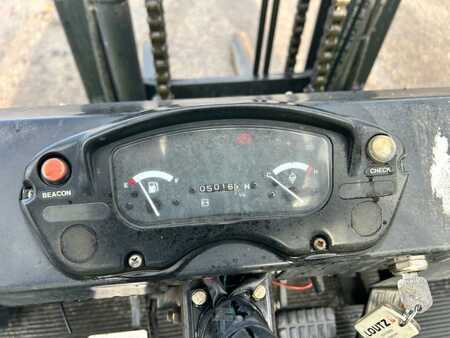 Dieseltruck 2006  Clark CMP25D (18)