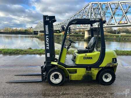 Dieseltruck 2006  Clark CMP25D (3)