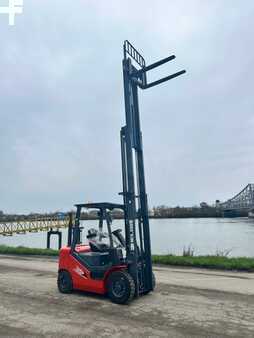 Carrelli elevatori diesel 2024  Heli CPCD25-KU20H (8)