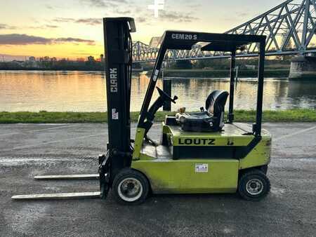 El Truck - 4-hjul 2002  Clark CEM 20S / N (1)