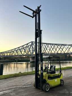 El Truck - 4-hjul 2002  Clark CEM 20S / N (5)