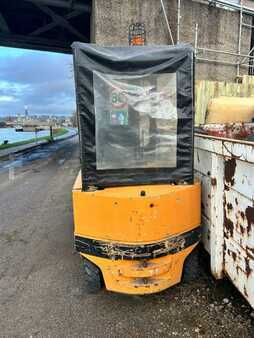 Carrelli elettrici 4 ruote 1994  Jungheinrich EFGV30ALG130536DZ (3)