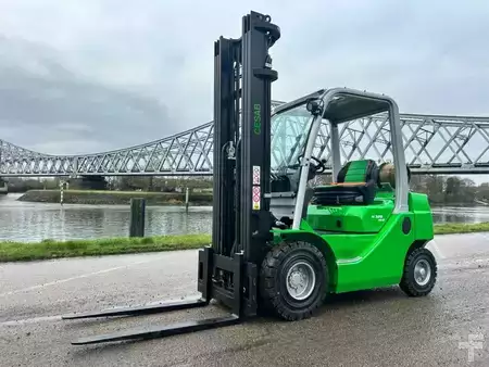 Gázüzemű targoncák 2026  Cesab M320GV (1)