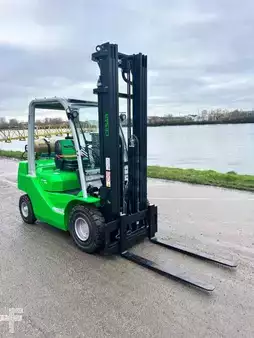 Gázüzemű targoncák 2026  Cesab M320GV (14)