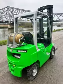 Gázüzemű targoncák 2026  Cesab M320GV (15)