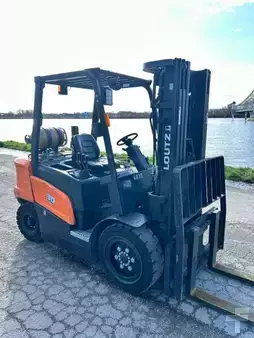 Gázüzemű targoncák 2022  Doosan G30NXP (13)