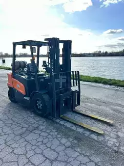 Gázüzemű targoncák 2022  Doosan G30NXP (14)