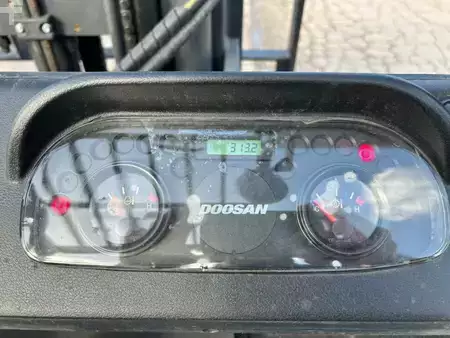 Gázüzemű targoncák 2022  Doosan G30NXP (17)