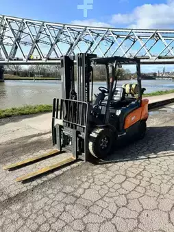 Gázüzemű targoncák 2022  Doosan G30NXP (5)