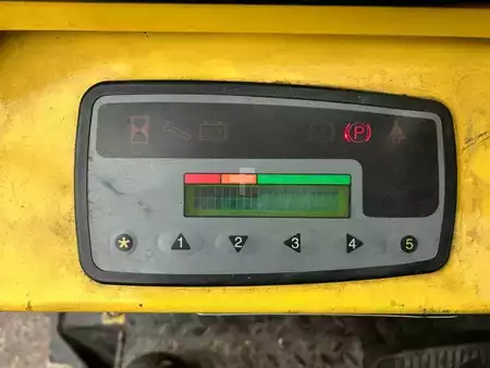 Sähkö - 4 pyör 2008  Hyster E4.50XLS (20)