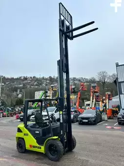 Carretilla elevadora diésel 2026  Clark S30D (11)