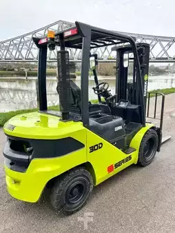 Carretilla elevadora diésel 2026  Clark S30D (16)