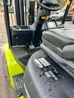 Carretilla elevadora diésel 2026  Clark S30D (17)