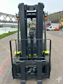 Carretilla elevadora diésel 2026  Clark S30D (8)