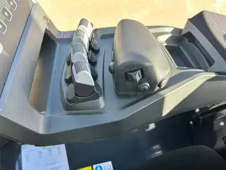 Elektrisk- 3 hjul 2026  Cesab B316II (17)