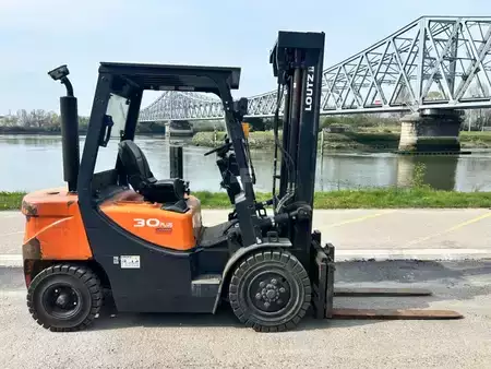 Diesel Forklifts 2019  Doosan D30GP (11)