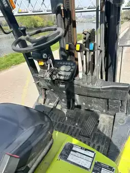 LPG Forklifts 2015  Clark C18L (17)