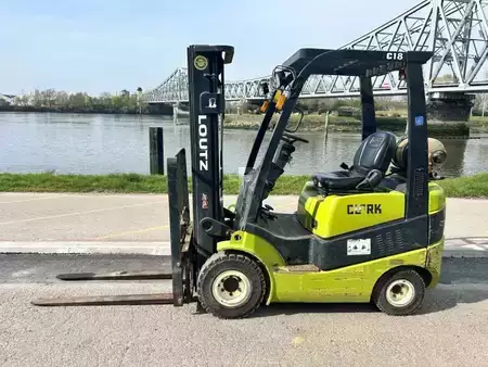LPG Forklifts 2015  Clark C18L (3)