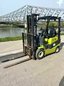 LPG Forklifts 2015  Clark C18L (5)