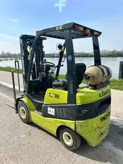 LPG Forklifts 2015  Clark C18L (6)