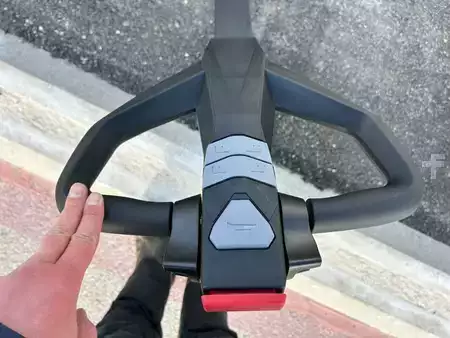 Electric Pallet Trucks 2026  Cesab PO15i (11)