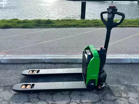 Electric Pallet Trucks 2026  Cesab PO15i (9)