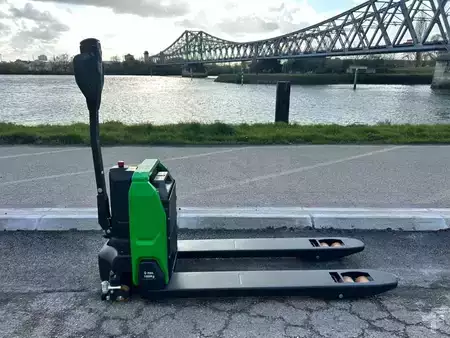 Electric Pallet Trucks 2026  Cesab PO15i (1)