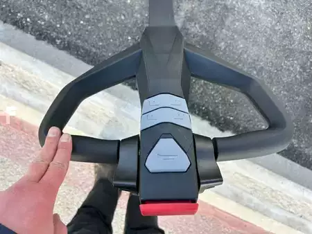 Electric Pallet Trucks 2026  Cesab PO15i (11)