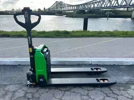 Electric Pallet Trucks 2026  Cesab PO15i (2)