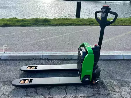 Electric Pallet Trucks 2026  Cesab PO15i (1)
