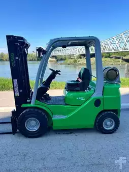 Nestekaasutrukki 2026  Cesab M320GV (2)