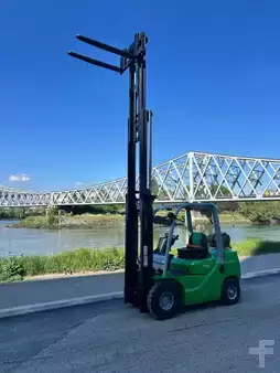 Nestekaasutrukki 2026  Cesab M325GV (10)