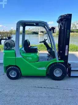 Nestekaasutrukki 2026  Cesab M325GV (11)