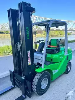 Nestekaasutrukki 2026  Cesab M325GV (6)