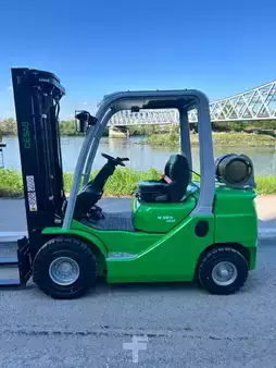 Nestekaasutrukki 2026  Cesab M325GV (2)