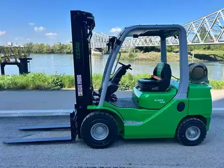 Nestekaasutrukki 2026  Cesab M325GV (3)