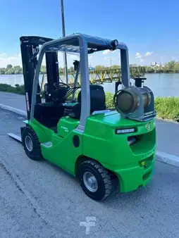 Nestekaasutrukki 2026  Cesab M325GV (4)