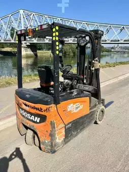 3-wiel elektrische heftrucks 2020  Doosan B18T-7 (15)