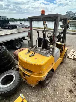 LPG VZV 1997  Halla LF30 (3)