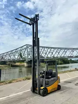 Elektromos 4 kerekű 2020  Jungheinrich EFG318K (14)